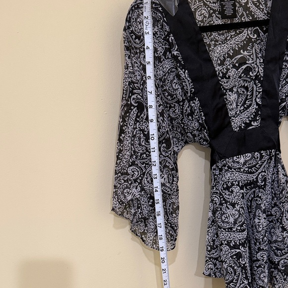 Chic Paisley Tie-Front or Tie back Blouse women’s 3/4 Sleeve top Size S (6-8) - Picture 12 of 16